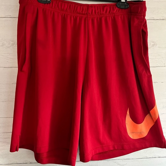 Nike HBR Marble Swoosh Basketball Training Shorts Red Black Mens 2XL EUC - Picture 14 of 15